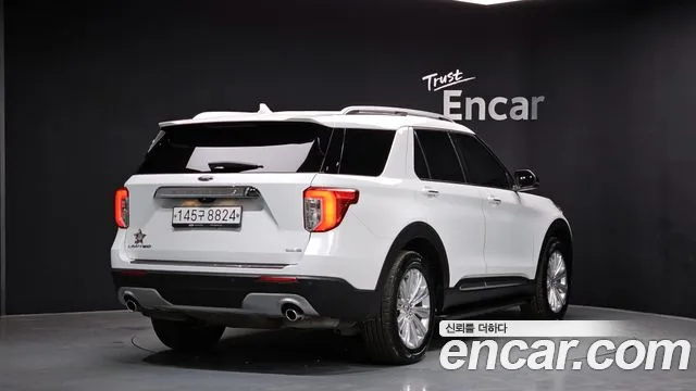 Ford Explorer 2020 — фото 1
