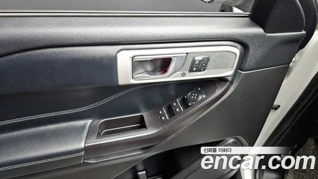 Ford Explorer 2020 — фото 15