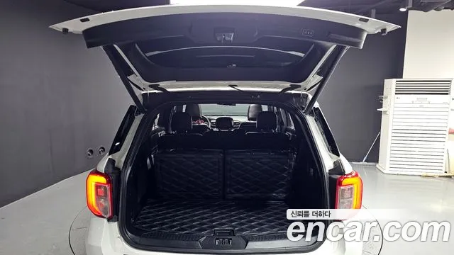 Ford Explorer 2020 — фото 19