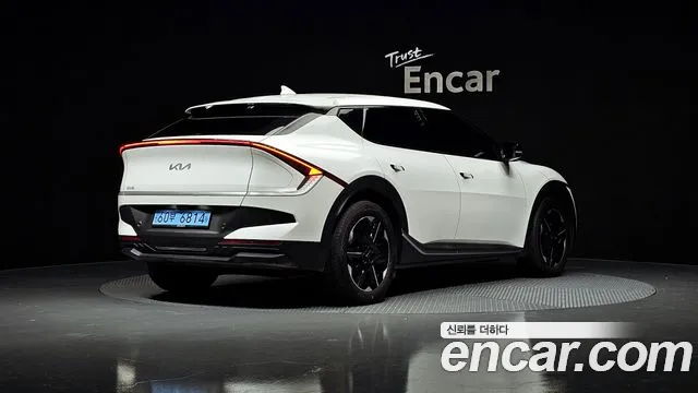 Kia EV6 2025 — фото 2