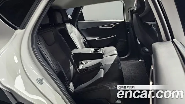 Kia EV6 2025 — фото 12