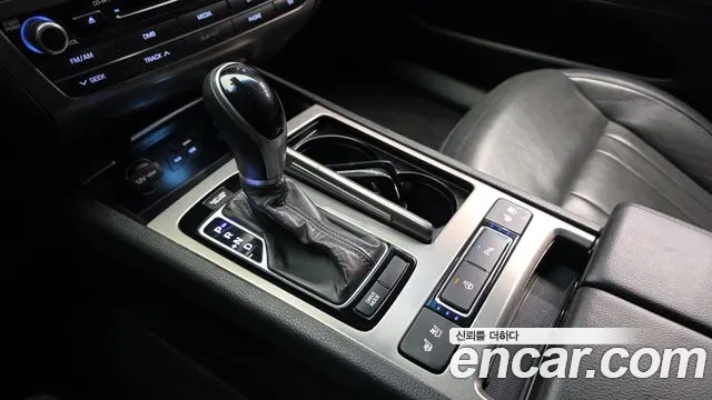 Hyundai Genesis 2015 — фото 9