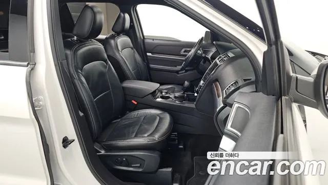 Ford Explorer 2019 — фото 11