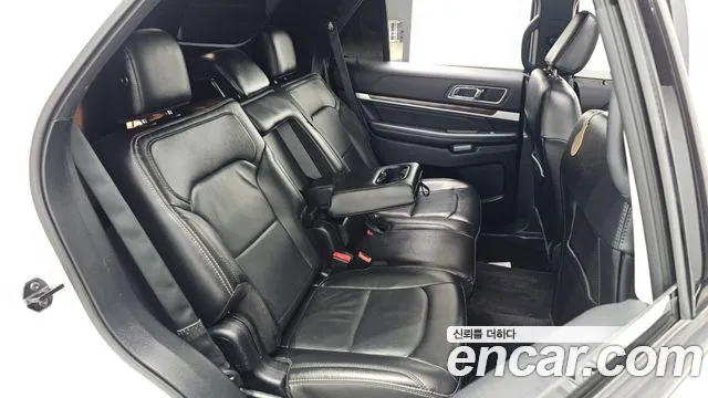 Ford Explorer 2019 — фото 12