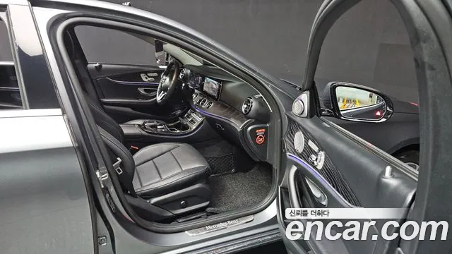 Mercedes-Benz E-Class 2019 — фото 11
