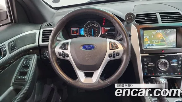 Ford Explorer 2015 — фото 13