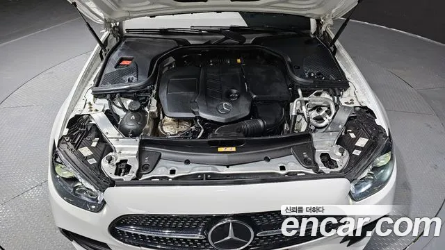 Mercedes-Benz E-Class 2022 — фото 6