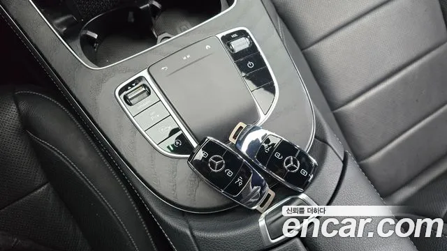 Mercedes-Benz E-Class 2022 — фото 17