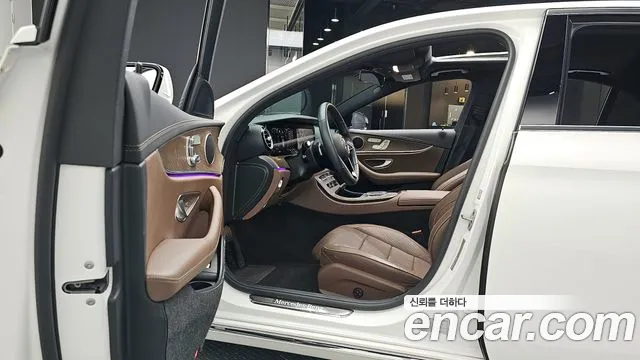 Mercedes-Benz E-Class 2021 — фото 10