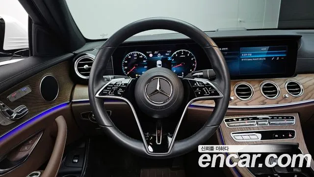 Mercedes-Benz E-Class 2021 — фото 13
