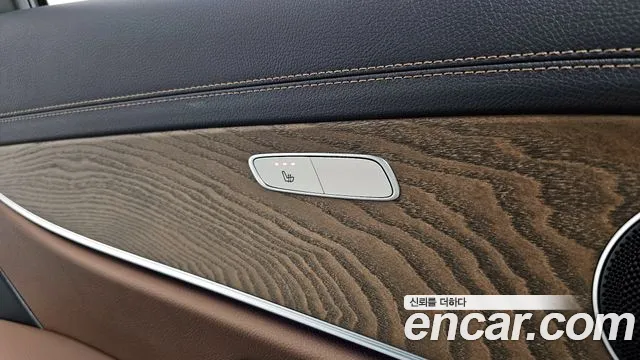 Mercedes-Benz E-Class 2021 — фото 17