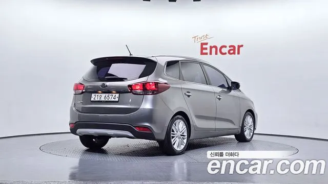 Kia Carens 2018 — фото 2