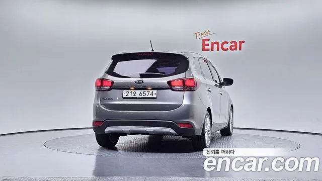 Kia Carens 2018 — фото 4