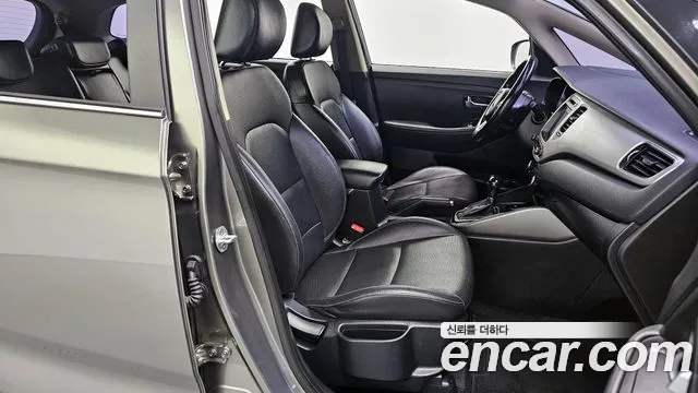 Kia Carens 2018 — фото 10