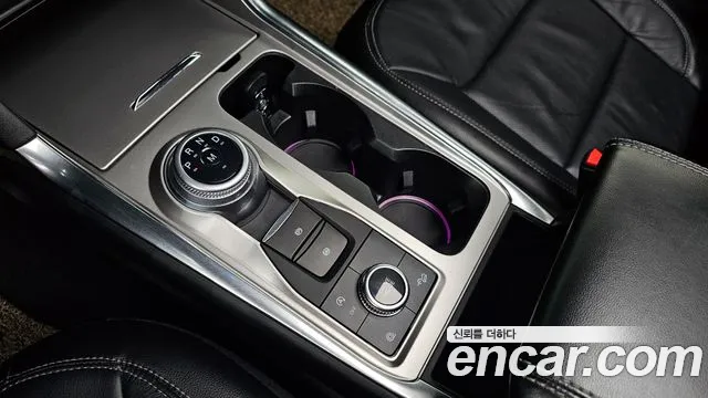 Ford Explorer 2020 — фото 9