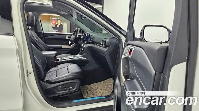 Ford Explorer 2020 — фото 10