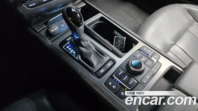 Hyundai Genesis 2015 — фото 9