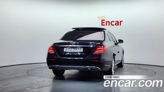 Mercedes-Benz E-Class 2019 — фото 4
