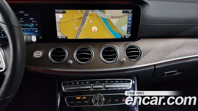 Mercedes-Benz E-Class 2019 — фото 14