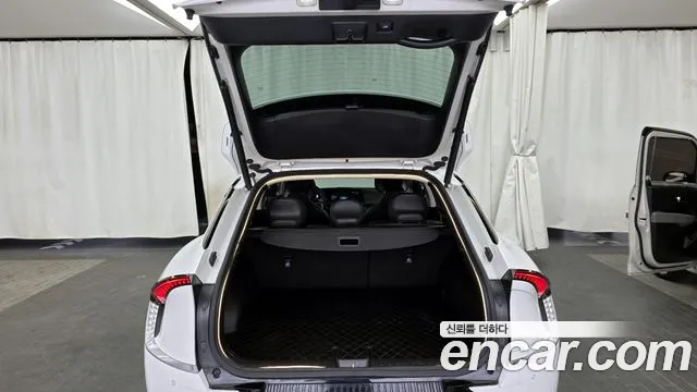 Kia EV6 2023 — фото 20
