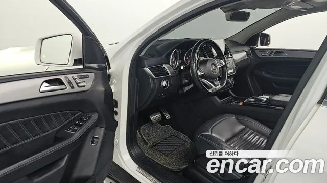 Mercedes-Benz GLE-Class 2017 — фото 11