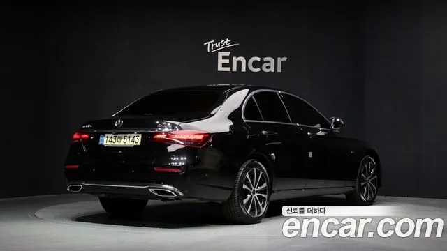 Mercedes-Benz E-Class 2021 — фото 2