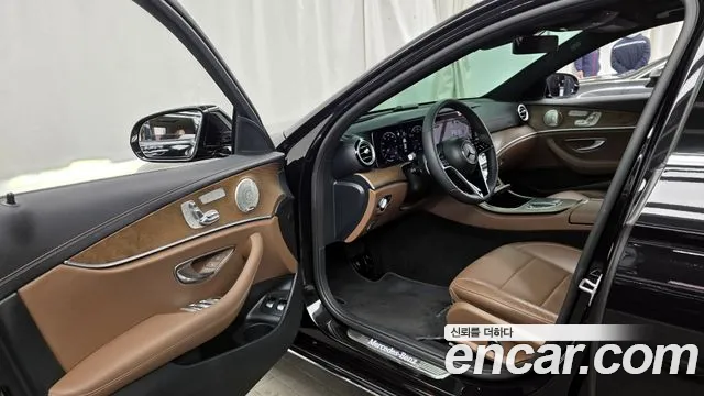 Mercedes-Benz E-Class 2021 — фото 10