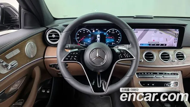 Mercedes-Benz E-Class 2021 — фото 13