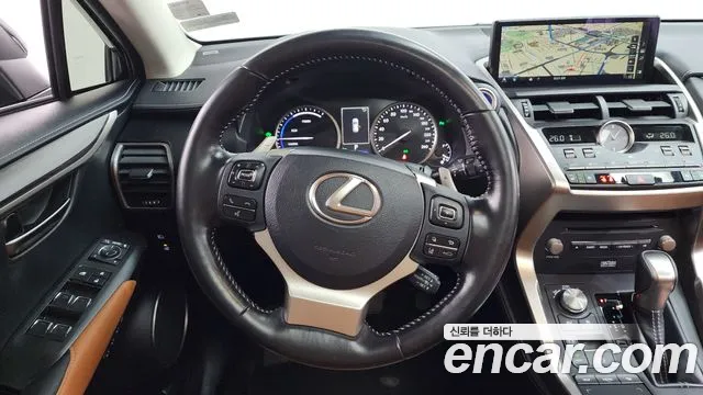 Lexus NX 2020 — фото 13