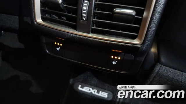 Lexus NX 2020 — фото 18