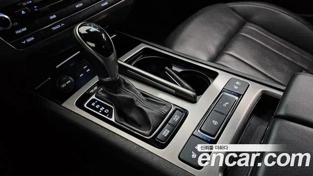 Hyundai Genesis 2016 — фото 9