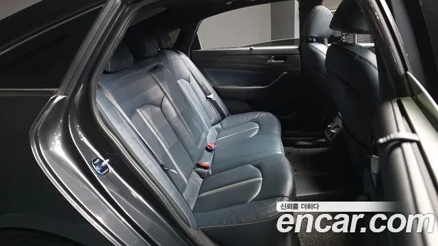 Hyundai Sonata 2018 — фото 12