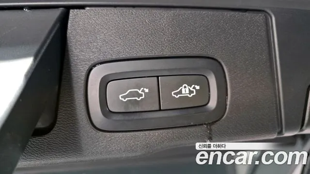Volvo XC60 2020 — фото 20