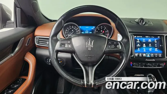 Maserati Levante 2018 — фото 13