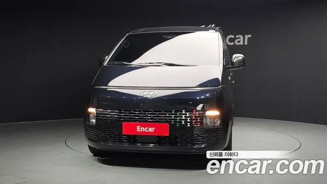 Hyundai Staria 2023 — фото 3