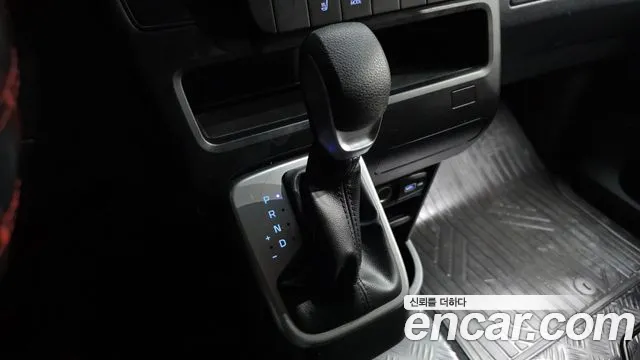 Hyundai Staria 2023 — фото 9