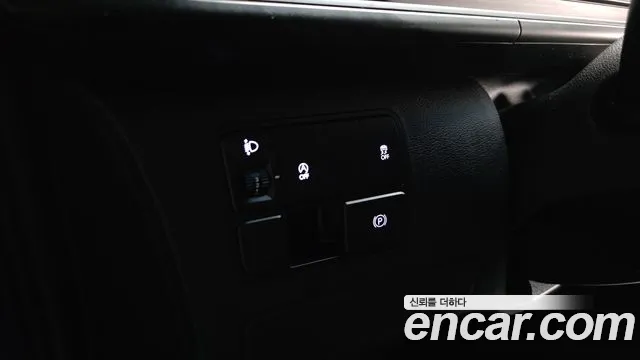 Hyundai Staria 2023 — фото 18
