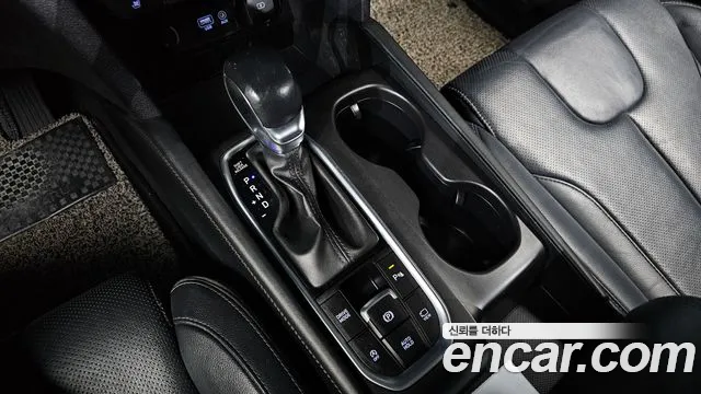 Hyundai Santafe 2020 — фото 9
