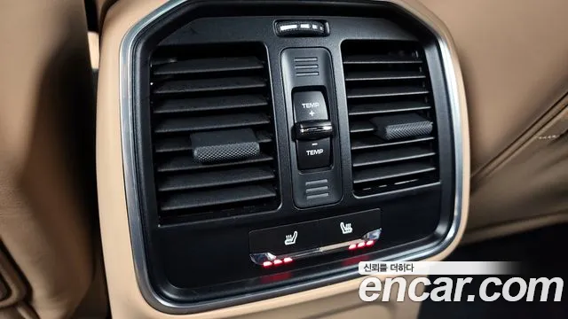 Porsche Macan 2023 — фото 19