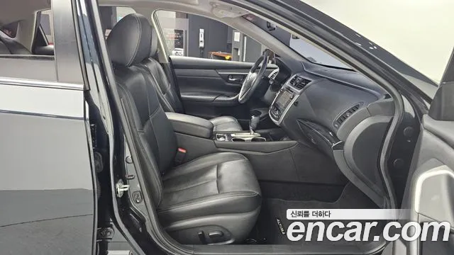 Nissan Altima 2017 — фото 11