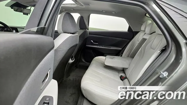 Hyundai AVANTE 2022 — фото 12