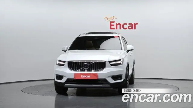 Volvo XC40 2021 — фото 3