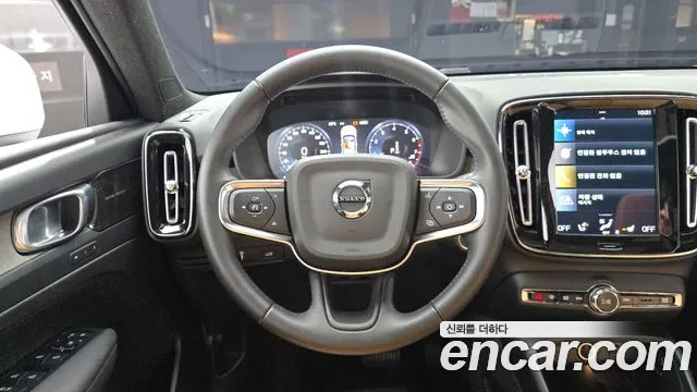 Volvo XC40 2021 — фото 13