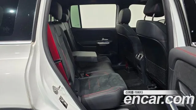 Mercedes-Benz GLB-Class 2023 — фото 12