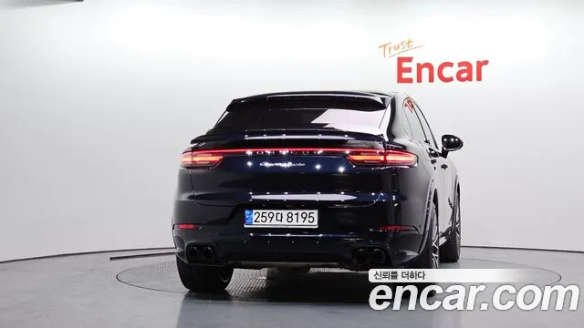 Porsche Cayenne 2021 — фото 4