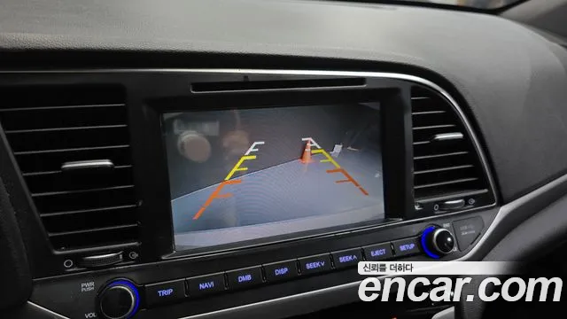 Hyundai AVANTE 2016 — фото 15