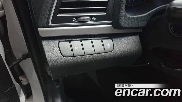 Hyundai AVANTE 2016 — фото 17