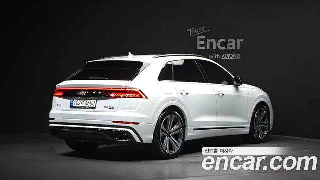 Audi Q8 2023 — фото 2