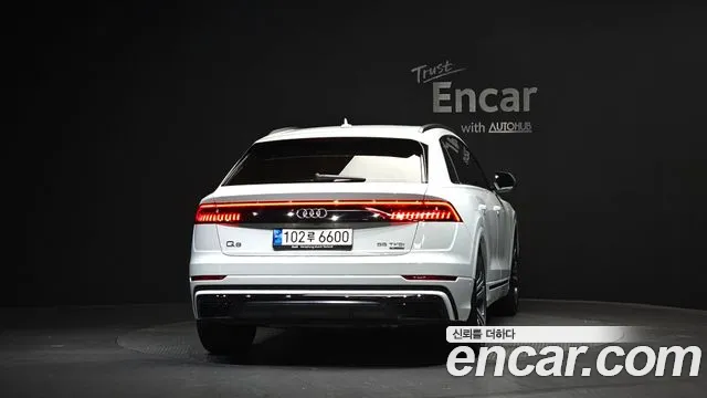 Audi Q8 2023 — фото 4