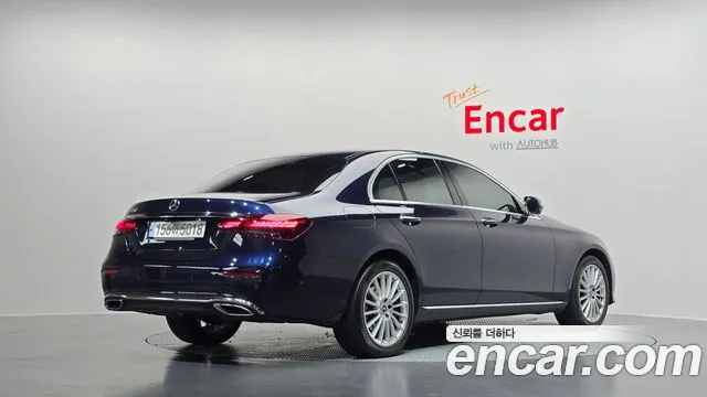 Mercedes-Benz E-Class 2022 — фото 2